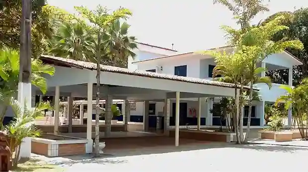 Vista da fachada da Reencontro